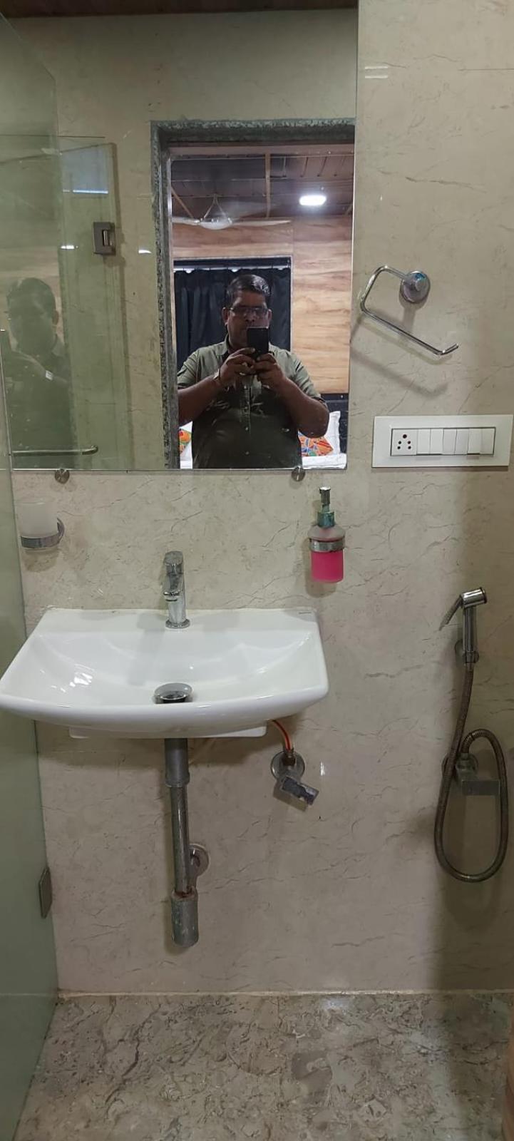 נאווי מומבאי Glitz Hotels Sai Guest House - Nr Inorbit Mall Vashi מראה חיצוני תמונה