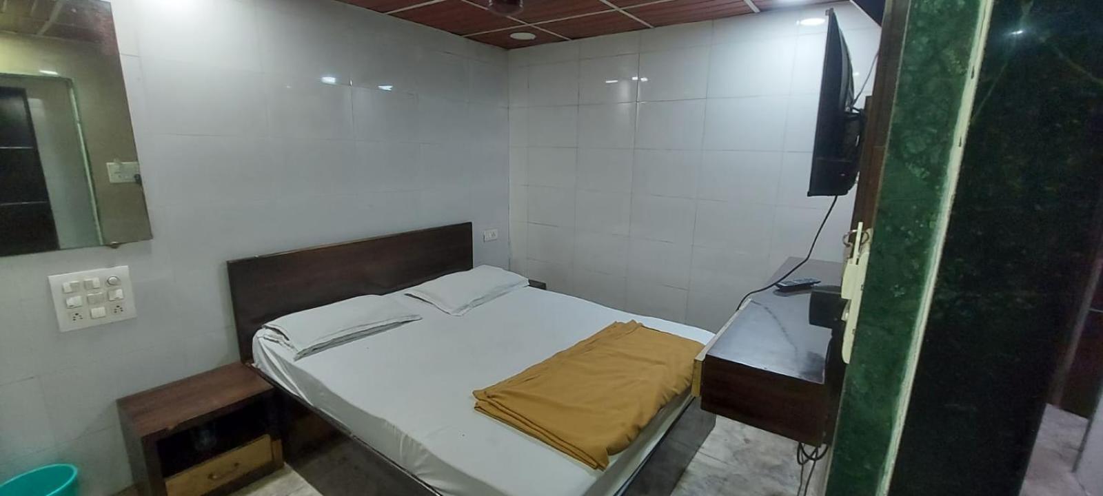נאווי מומבאי Glitz Hotels Sai Guest House - Nr Inorbit Mall Vashi מראה חיצוני תמונה
