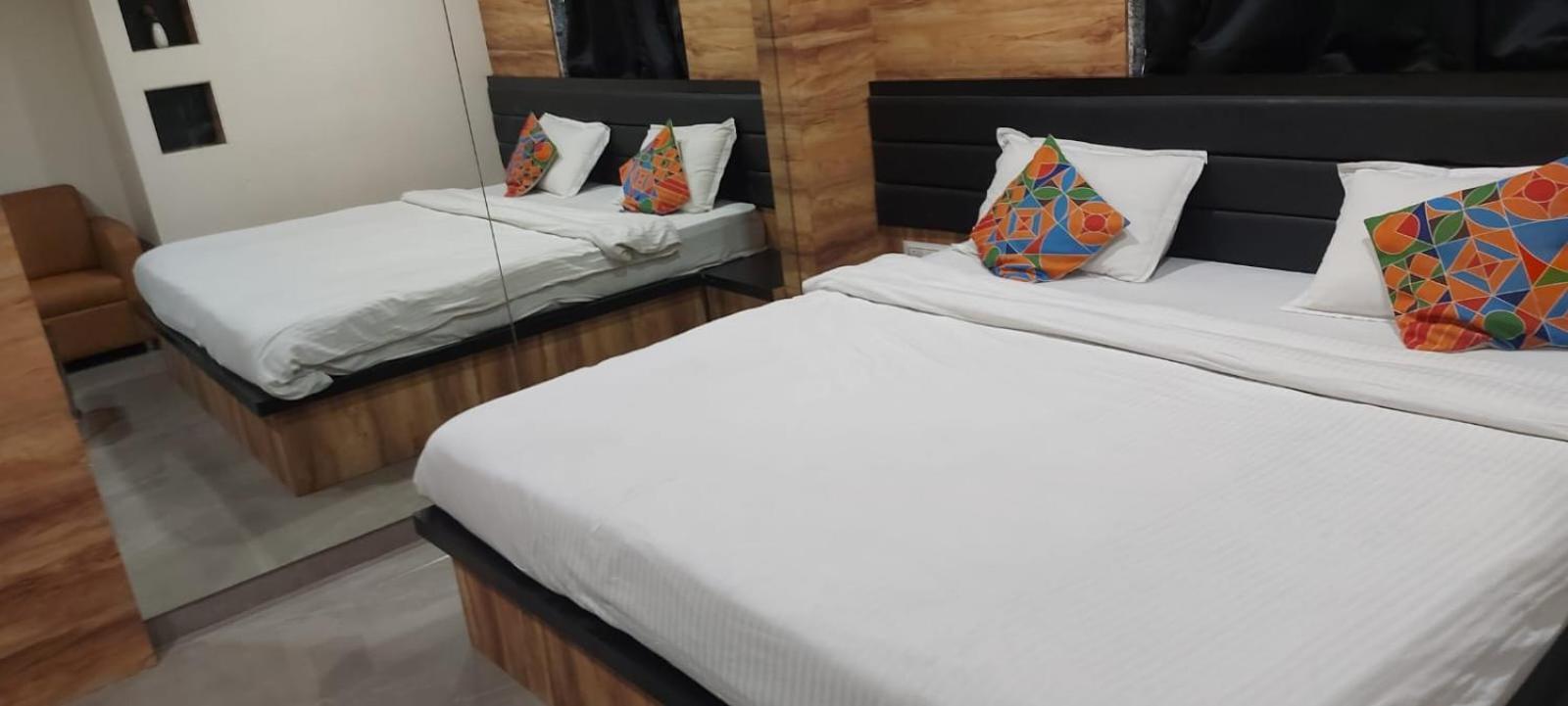 נאווי מומבאי Glitz Hotels Sai Guest House - Nr Inorbit Mall Vashi מראה חיצוני תמונה