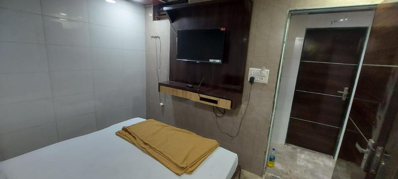 נאווי מומבאי Glitz Hotels Sai Guest House - Nr Inorbit Mall Vashi מראה חיצוני תמונה